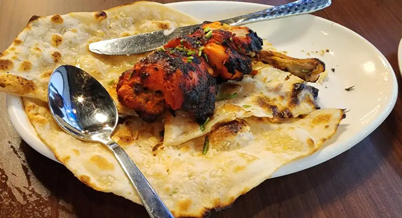 Tandoori chicken on naan
